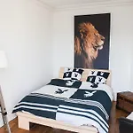 Great Apartment For 6 In The Marais / Bastille