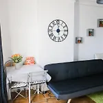 Great Apartment For 6 In The Marais / Bastille